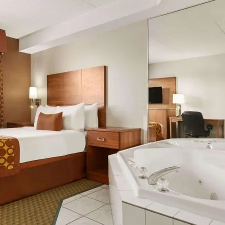 Travelodge by Wyndham Windsor