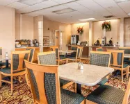 Comfort Inn & Suites - Breakfast