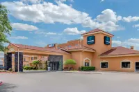 Clarion Inn & Suites DFW North - Quầy Bar