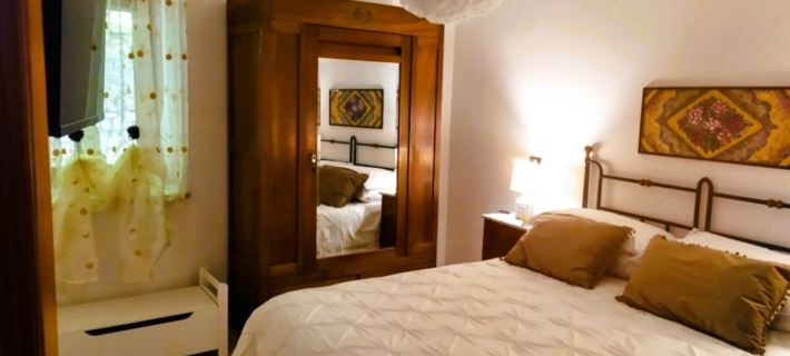 Fabulous Apartment in the Historic Center, Bright and with Easy Parking. Ξενοδοχεία στην πόλη Spoleto
