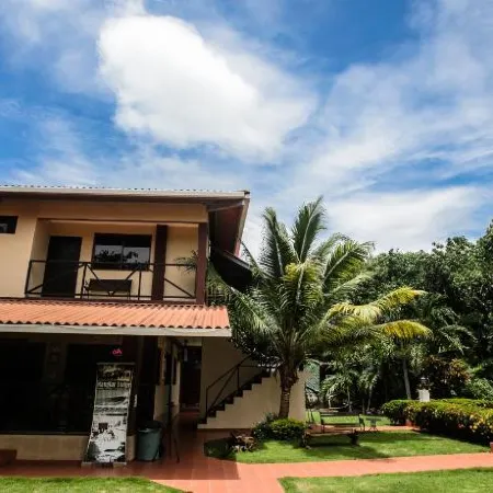 Manglar Lodge Отели в г. Сан Карлос