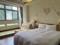 Dragon Vally Hotel and Paradise Hotels near Wuling Farm