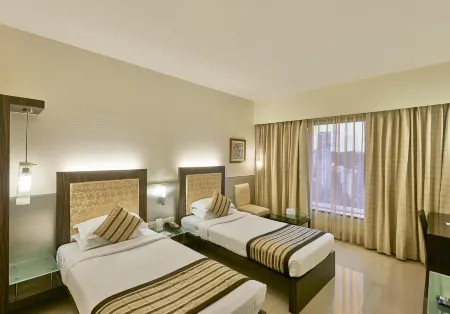 Krishna Palace Hotel Отели рядом с достопримечательностью «Серай Мангров Парк»