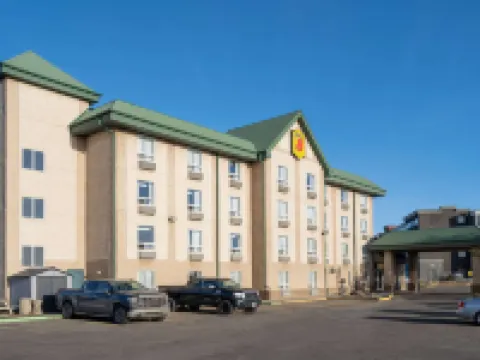 Super 8 by Wyndham Edmonton International Airport Hotels in Leduc