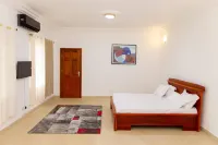 House 5 Mins from the Beach, 15 Mins from the Airport Hotel a 