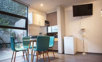 Delightful Rose Confy Loft Downtown