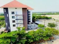 Thanarom Place Hotels near พระธาตุภูริทัต Puritat Pagoda