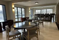 Best Western Plus Meadowlands - breakfast