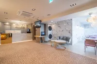 BrownDot Hotel Gimhae City Hall Hotels in Gimhae-si
