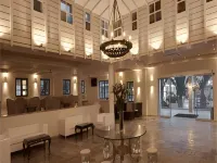 Silva Beach Hotel - parking