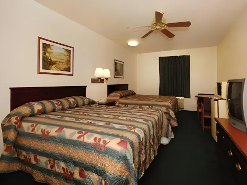 Econo Lodge Inn & Suites Hotels in Pontoon Beach