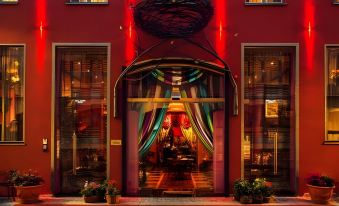 Dorsia Hotel & Restaurant