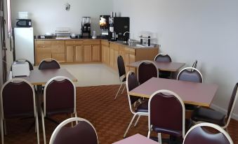 All Seasons Inn & Suites