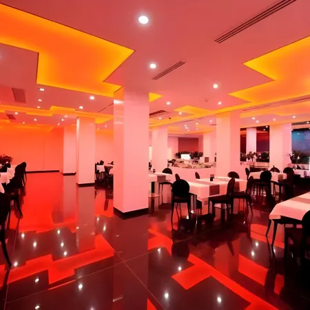 Plaza V Hotel