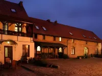 Oliwa Park Residence Hotels near Strefa Architektury