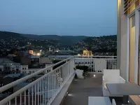 Hotel City View Deluxe - Bjergudsigt