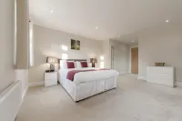 Roomspace Serviced Apartments - Kinnaird Court - Апартаменты