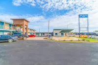 Deluxe Inn Motel By Oyo Grand Prairie Interstate 30 - Parkplatz
