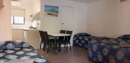 Mango Tree Motel