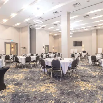 Sandman Signature Toronto Airport Hotel