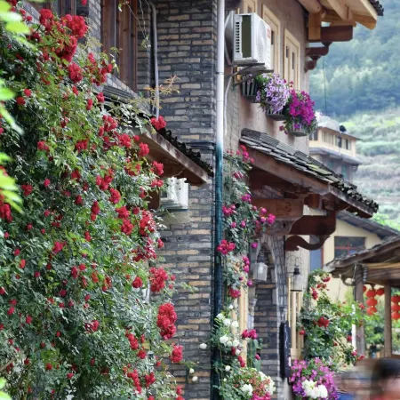 Riverside Flora