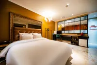 โรงแรมเดอะคลาส