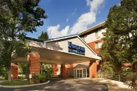 Fairfield Inn & Suites Portland South/Lake Oswego Hotels near Oswego Lake