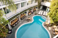 Avalon Hotel Beverly Hills, a Member of Design Hotels - Family
