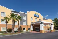 Days Inn & Suites by Wyndham Savannah North I-95 Hotels in Port Wentworth