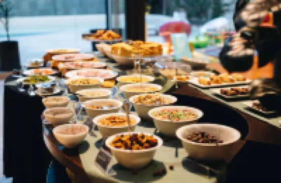 門多查莫德酒店