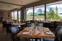 The Juniper Hotel & Bistro - parking
