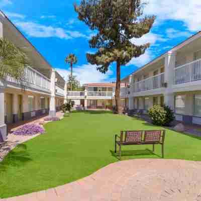 SureStay Plus Hotel by Best Western Tempe University Hotel Exterior