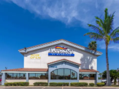 ベイモント バイ ウィンダム マッカラン/ファー マッカレンのホテル