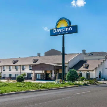 Days Inn by Wyndham Lamar