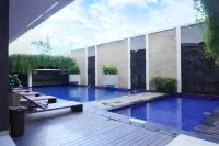 Crystal Lotus Hotel Yogyakarta - Kolam Renang