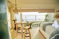 Maressenza Night Spa Hotels in Конкон