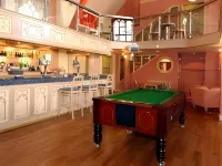 The Crown Hotel - parking