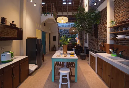 Bumi Sentul, Rumah Seni Indonesia Отели рядом с достопримечательностью «Bumi Kepanduan Sentul»