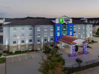Holiday Inn Express & Suites DALLAS W - I-30 COCKRELL HILL by IHG Hotels near Kessler Theater