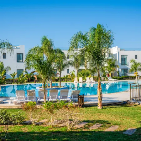 B32-3 the Resort Apartment with Pool View