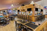 Best Western Tower West Lodge - bar