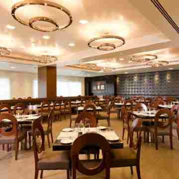 HOTEL SHELTON RAJAHMUNDRY Dining/Meeting Rooms