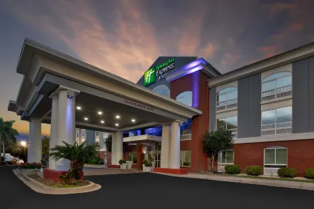 Holiday Inn Express & Suites SUMTER by IHG
