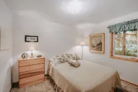 Baker Rim Cabin 32 - A Cute, Private, 2-Story Family Cabin