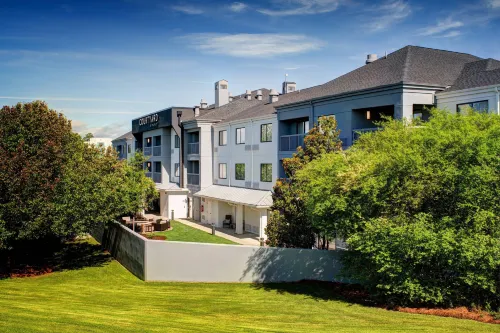 Courtyard Columbia Northeast/Fort Jackson Area - Parkering