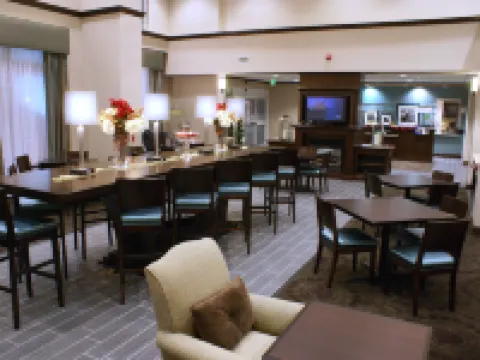 薩斯城河岸歡朋套房酒店 索拉諾縣酒店