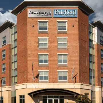 Fairfield Inn & Suites Boston Logan Airport/Chelsea Отели рядом с достопримечательностью «Финансовый район»