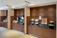 Fairfield Inn & Suites by Marriott North Bergen - Breakfast