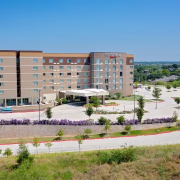 Courtyard Dallas Carrollton and Carrollton Conference Center Отели в г. Кэрролтон