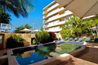 Hi Ho Beach Apartments on Broadbeach Hotels in Broadbeach